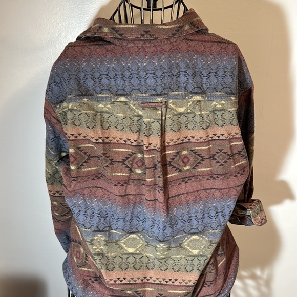 Aztec Cabela’s Button Up - Picture 4 of 6